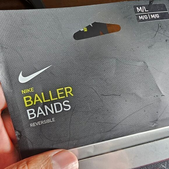 Nike Baller Bands Wristbands Black Red White Swoosh Logo Unisex Medium Large New - Picture 3 of 4